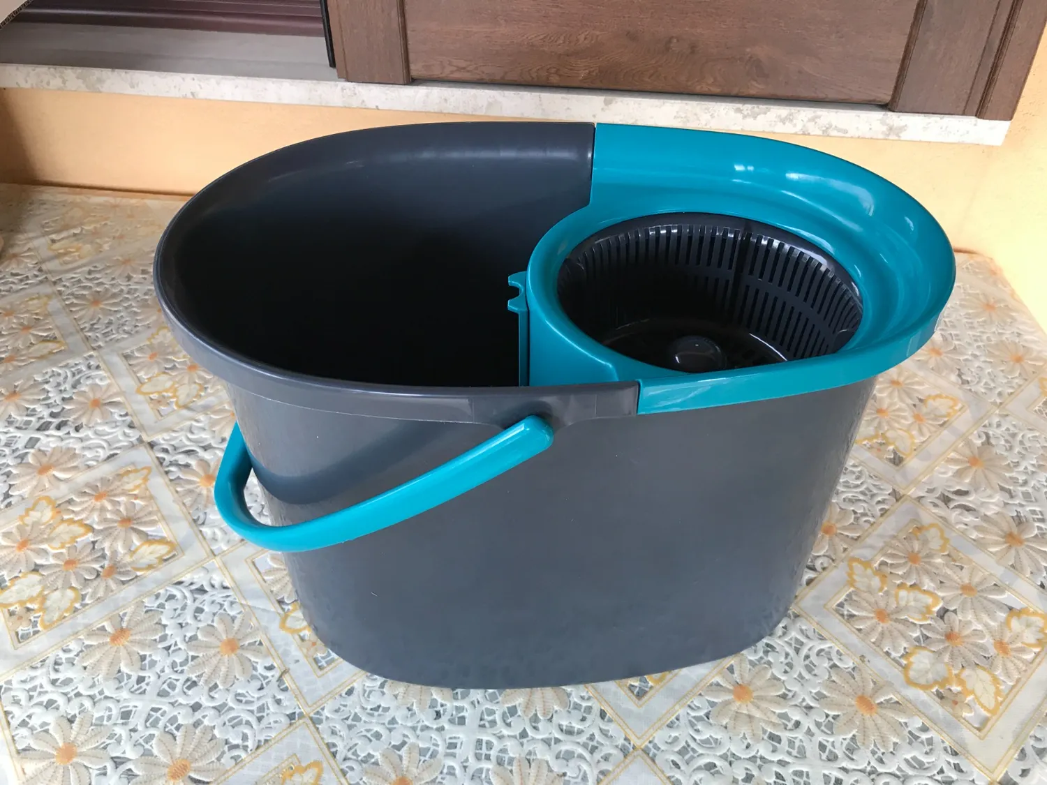 Iris Ohyama KMT-420 Spin Mop grau mit Schleudereimer Set