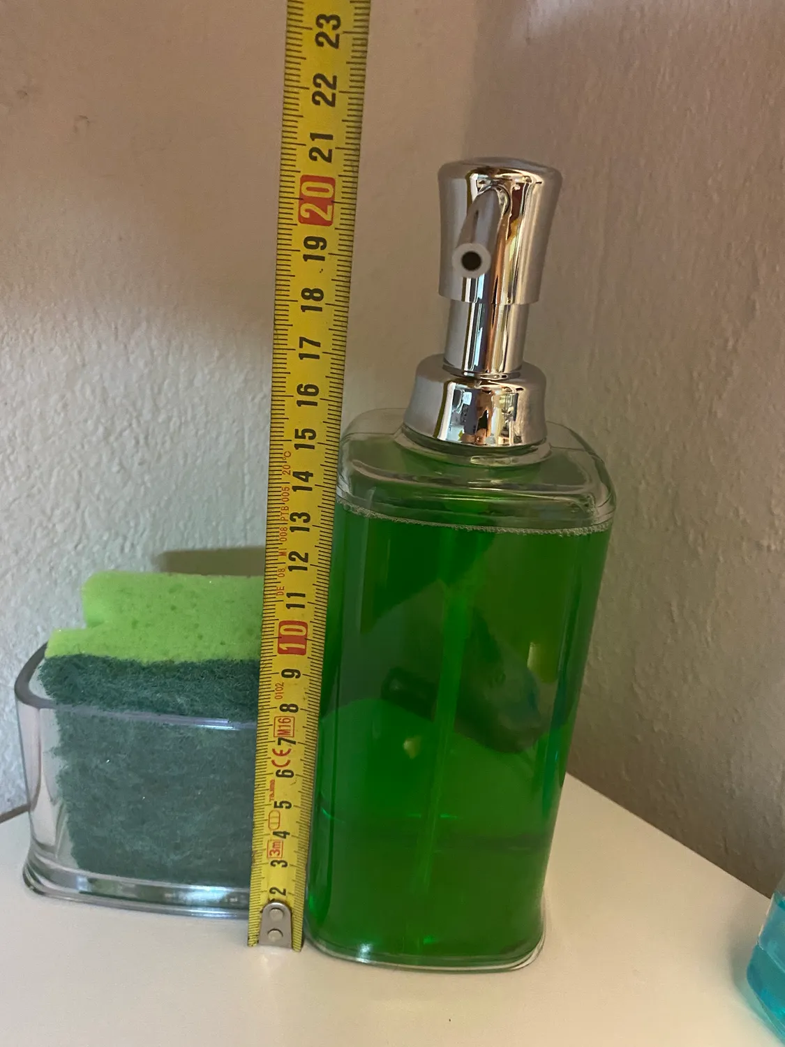 mDesign Seifenspender 473 ml mit Schwammhalter transparent