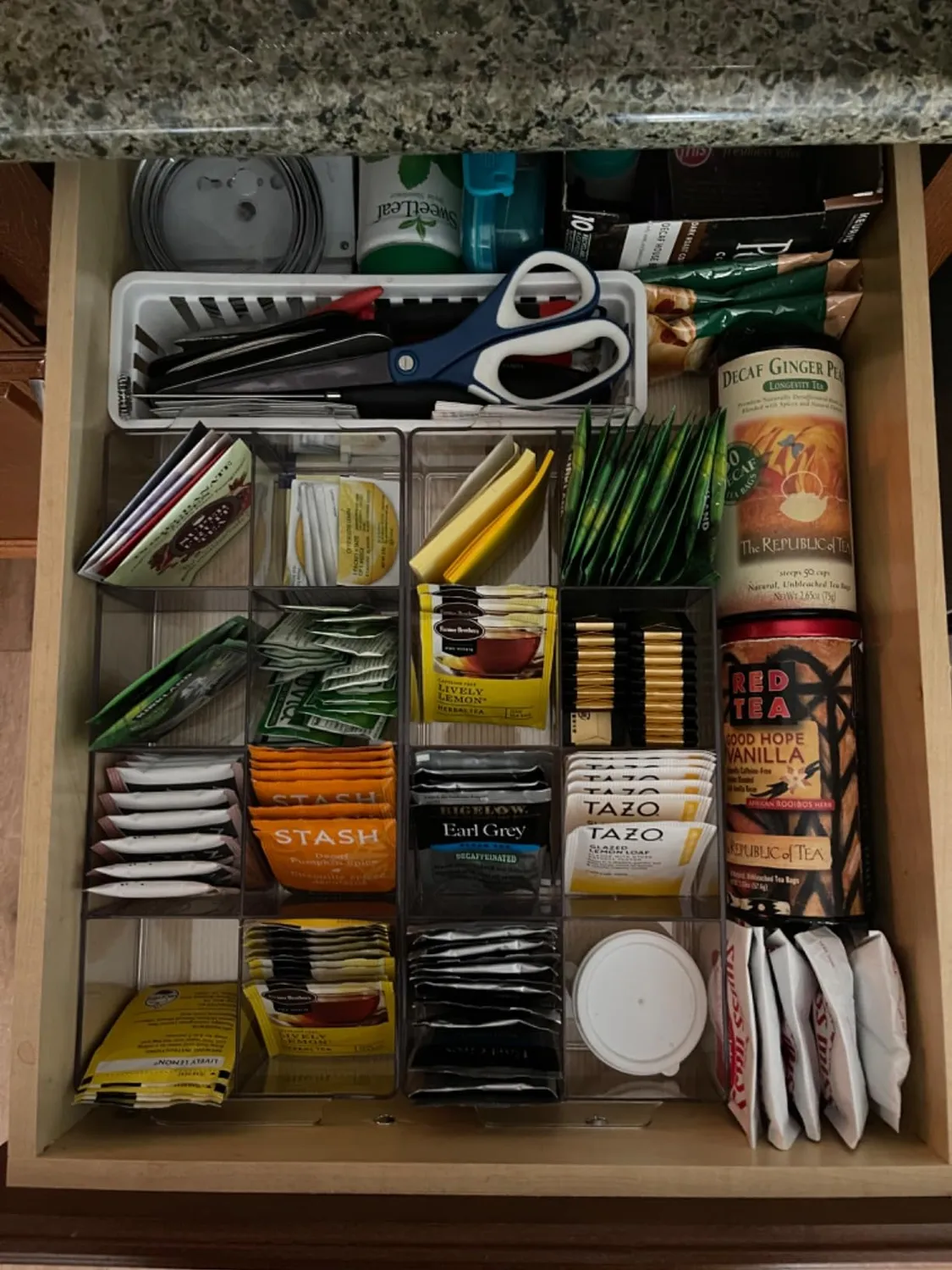 mDesign 23048MDKEU Teekiste Aufbewahrungsbox durchsichtig 20 Fächer