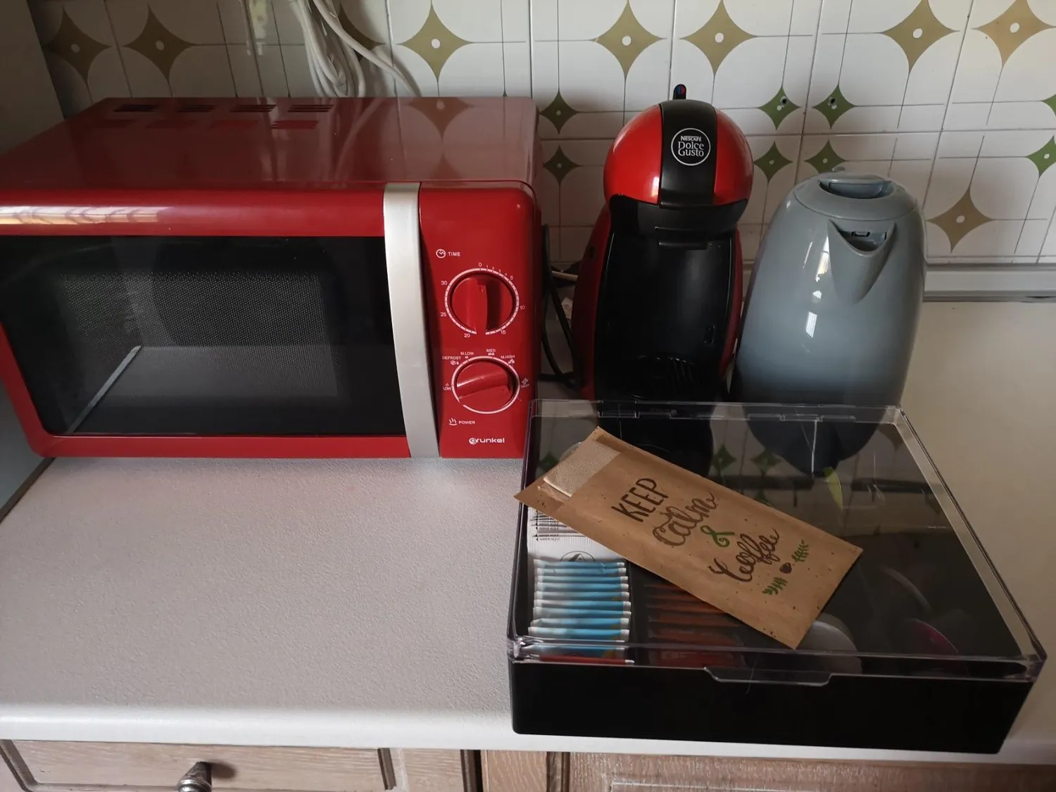 mDesign Teedose Aufbewahrungsbox 8 Fächer schwarz