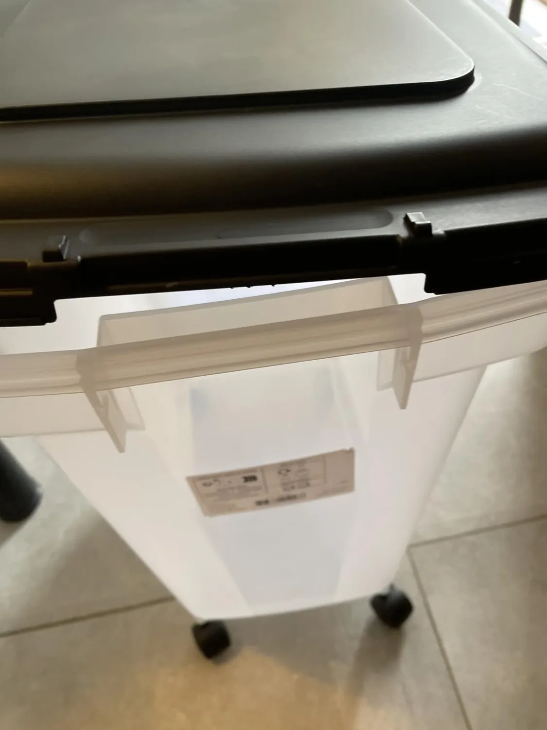 Iris Ohyama ATS-C Futterbox Weiß 45L+20L luftdicht mit Rollen