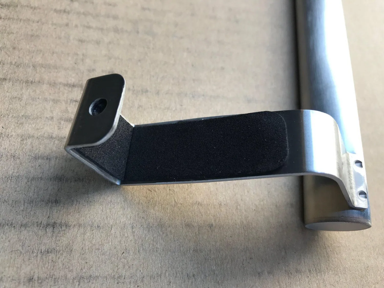 mDesign Handtuchhalter ohne Bohren Küche silber Tür