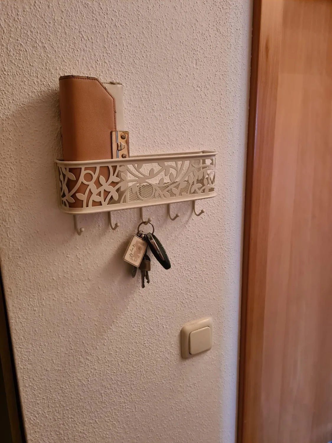 mDesign Briefablage Schlüsselbrett Korb Kupfer 5 Haken