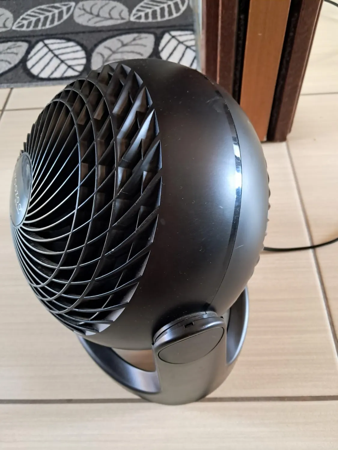 Woozoo PCF-HE18 Tischventilator weiß 23 m² kompakt