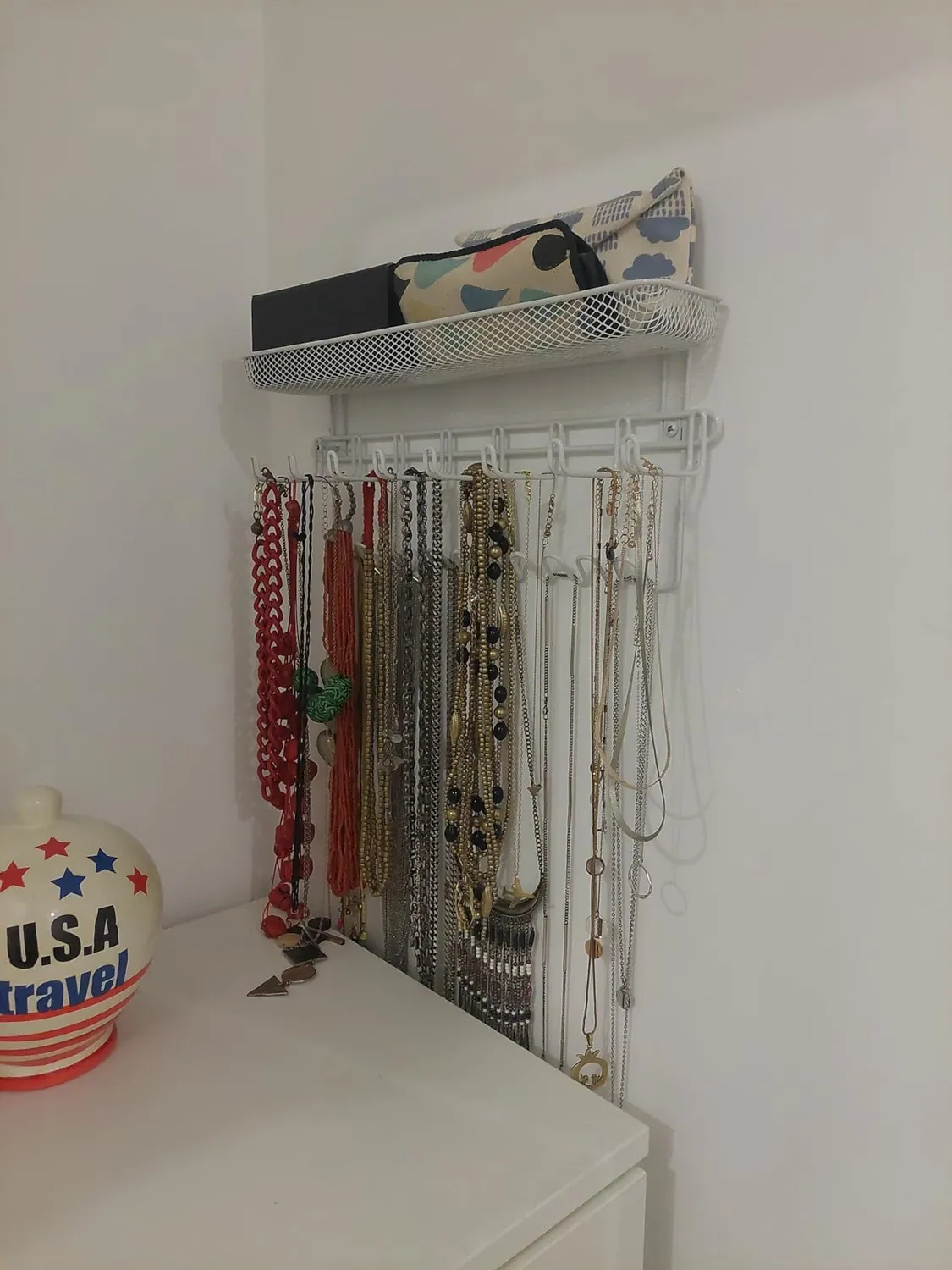 mDesign Schmuck Organizer Wandgarderobe weiß 19 Haken Ablage