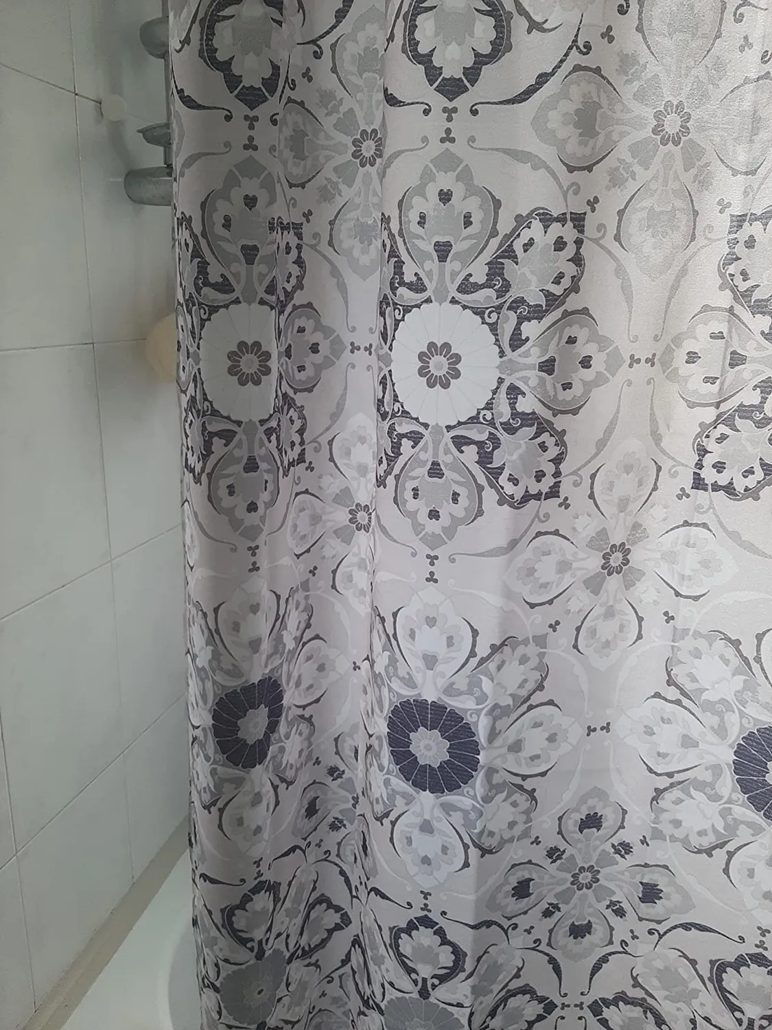 mDesign Medaillon Duschvorhang 183x183 cm schwarz-grau
