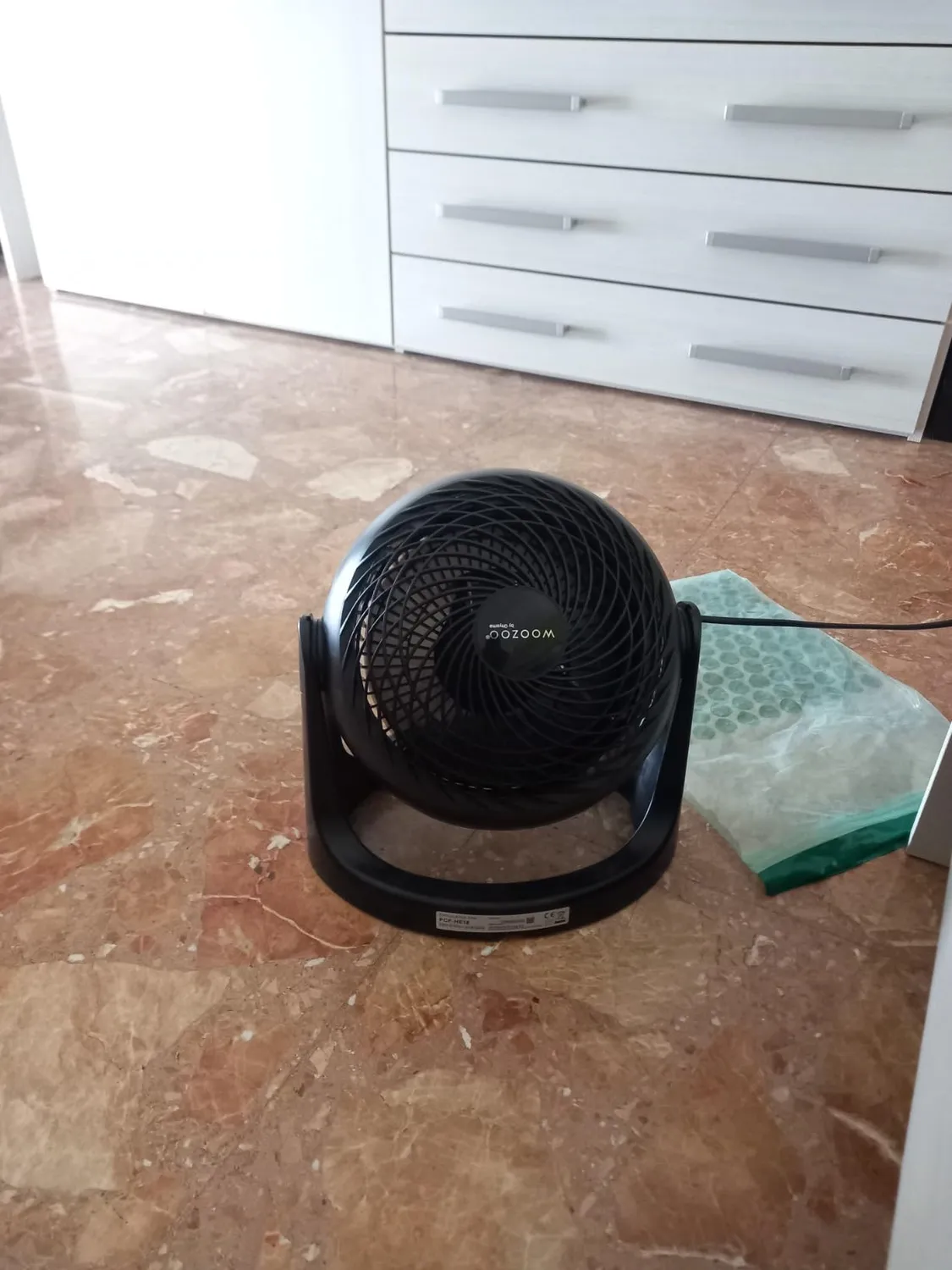 Woozoo PCF-HE18 Tischventilator weiß 23 m² kompakt