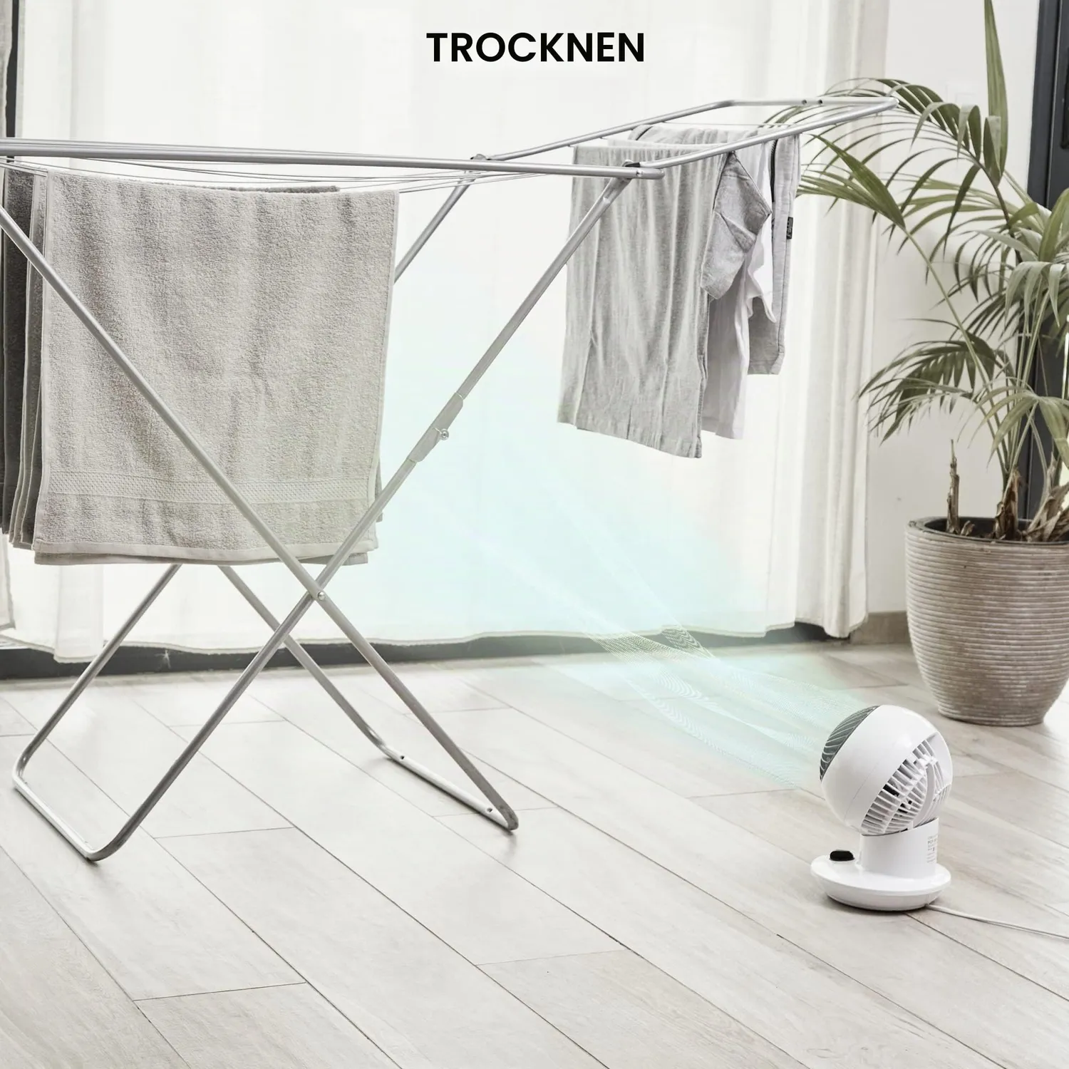 Iris Ohyama Woozoo PCF-SM12 Tischventilator weiß oszillierend leise
