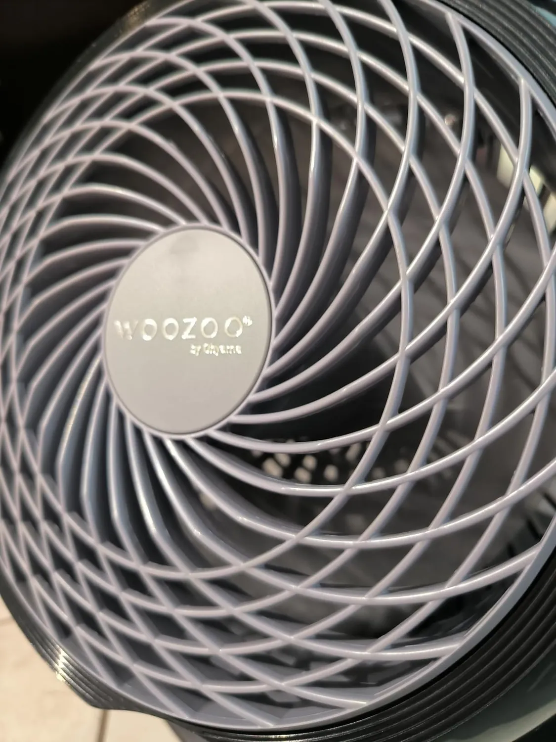 Iris Ohyama Woozoo PCF-HD18N Tischventilator Schwarz 23 m²