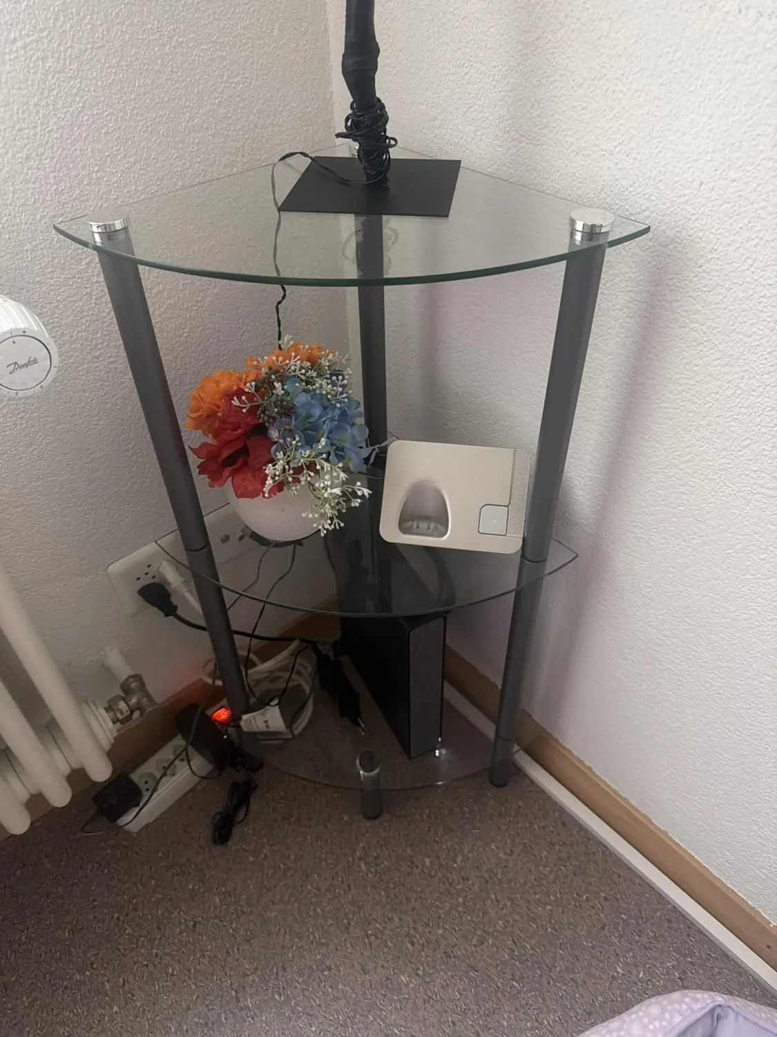mDesign Glasregal Eckregal 3 Ebenen transparent dunkelgrau 72,4cm