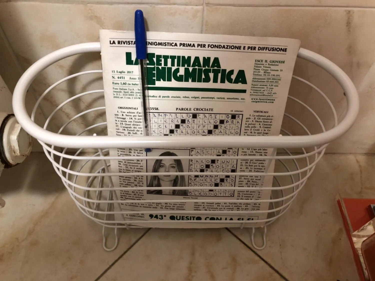 mDesign Zeitschriftenhalter Metall mattschwarz rostfrei