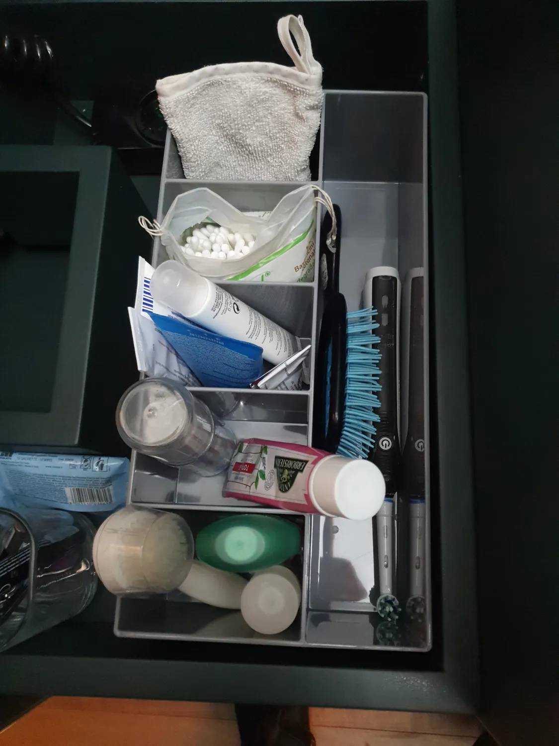 mDesign Schminkaufbewahrung 6 Fächer Kosmetik Organizer Grau