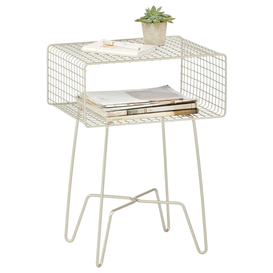 mDesign Beistelltisch Metalldraht mit Korb Beistelltisch Mattsilber