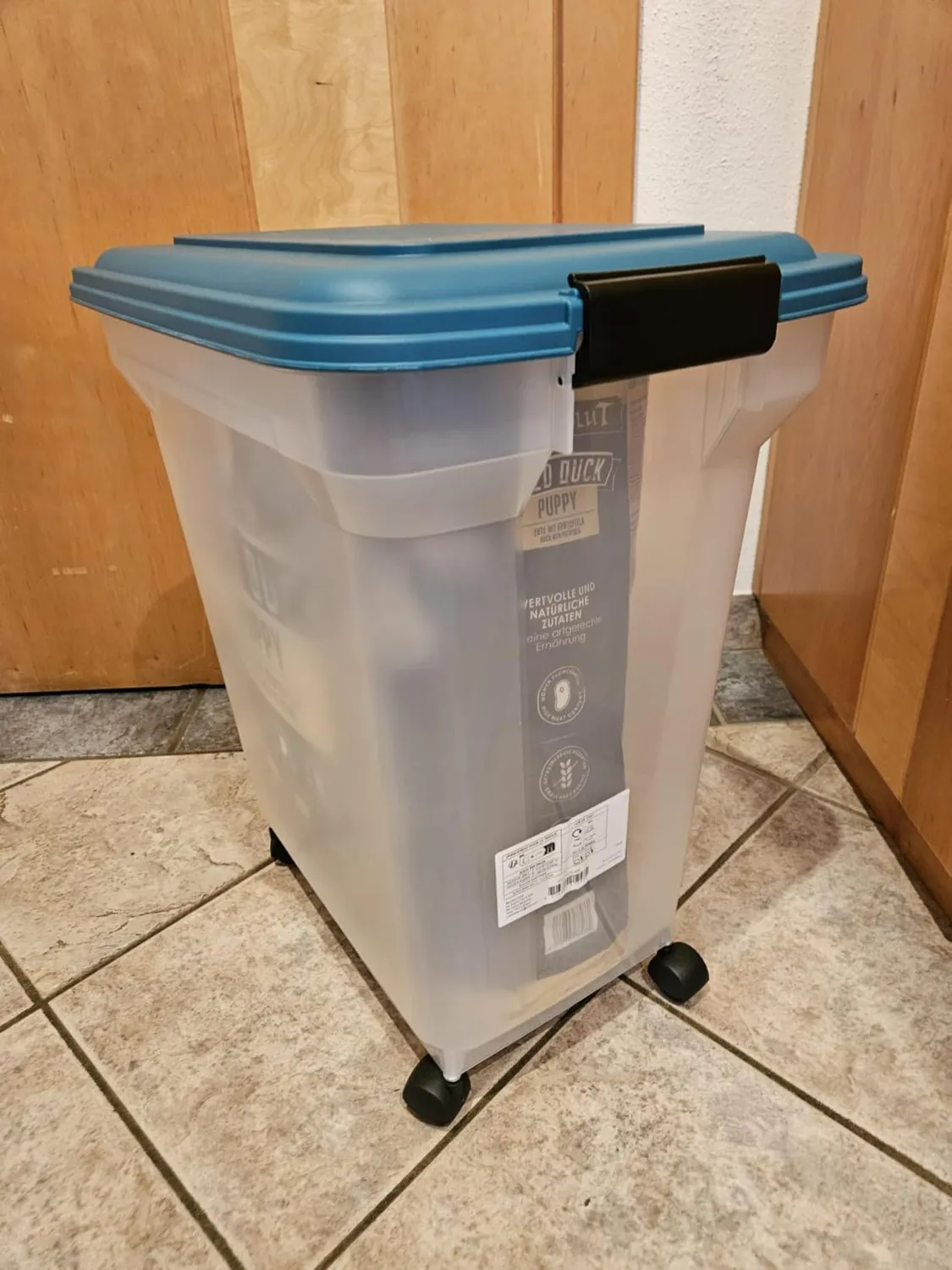 Iris Ohyama ATS-L Futterbox schwarz 40L mit Rollen luftdicht