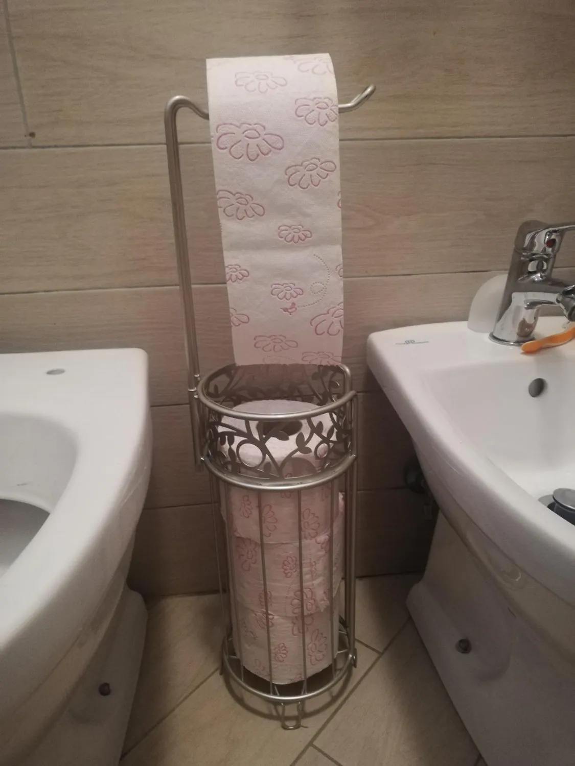 mDesign Toilettenpapierhalter stehend bronze 3 Rollen
