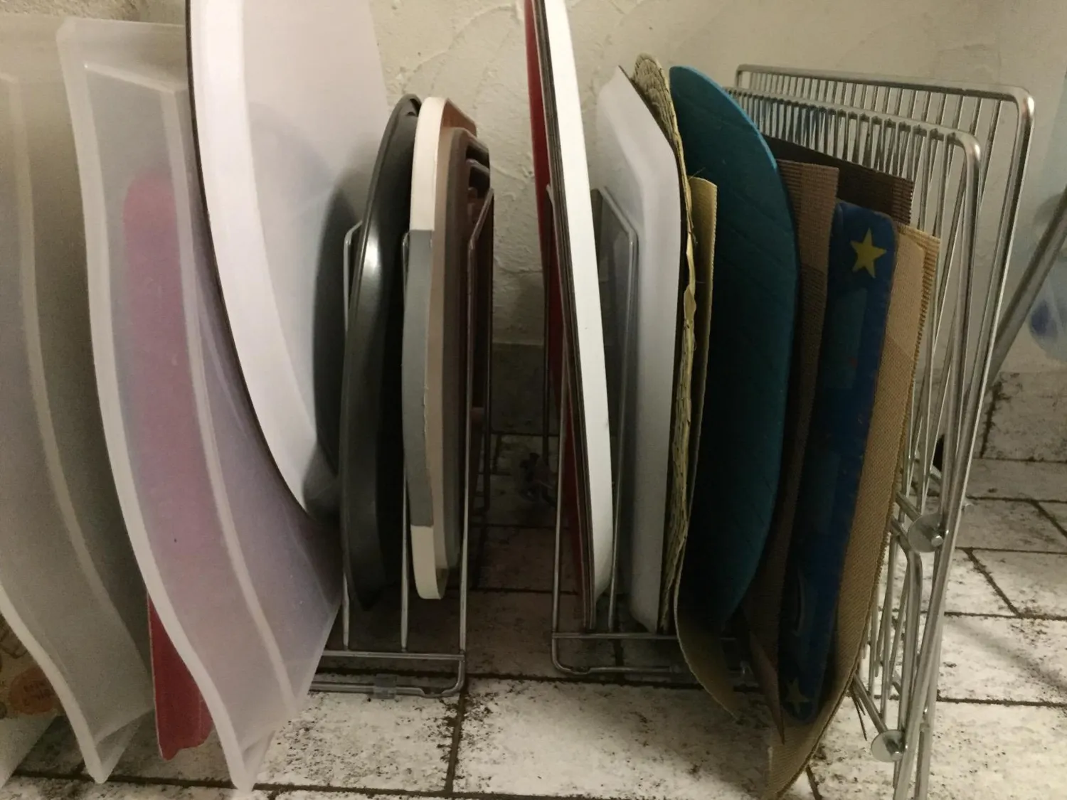 mDesign Deckelhalter Metall 2er-Set silberfarben fünffach