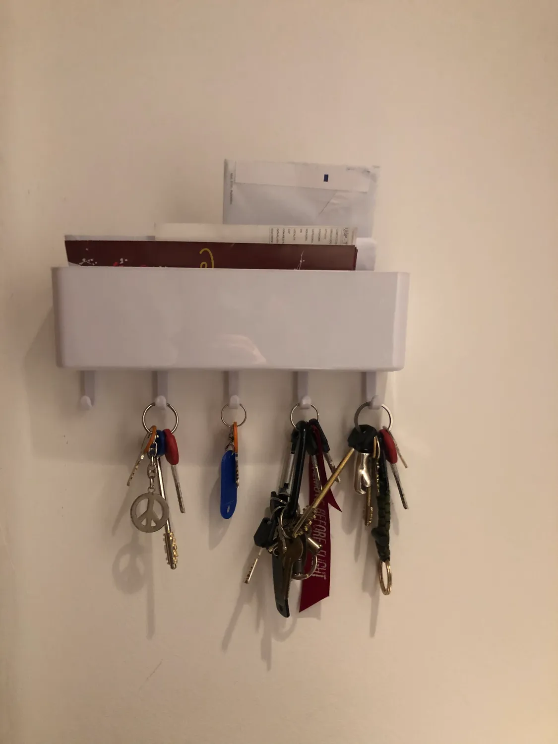 mDesign Schlüsselbrett mit Ablage grau Kunststoff 5 Haken