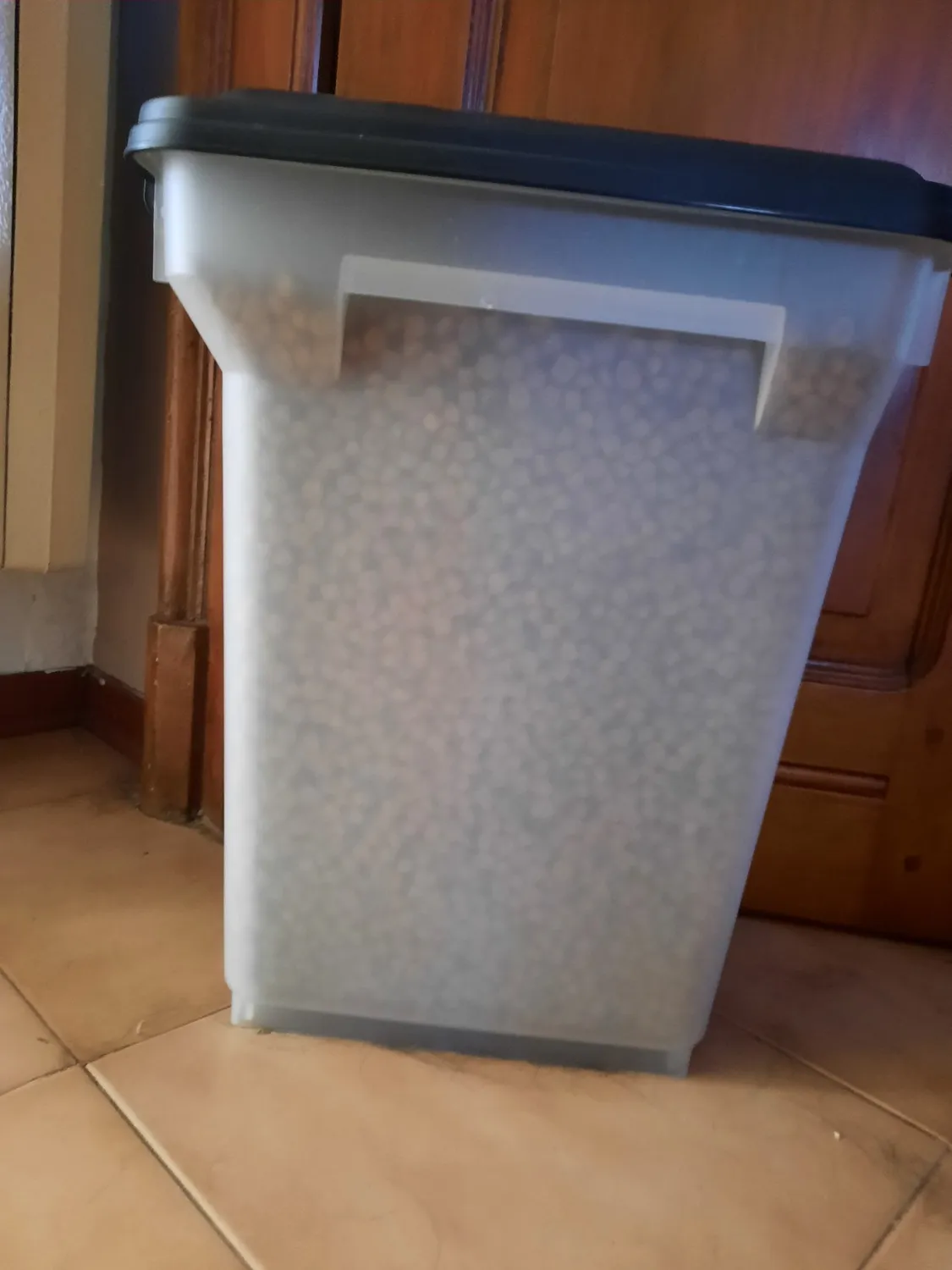 Iris Ohyama ATS-L Futterbox 45 L grau luftdicht mit Schaufel