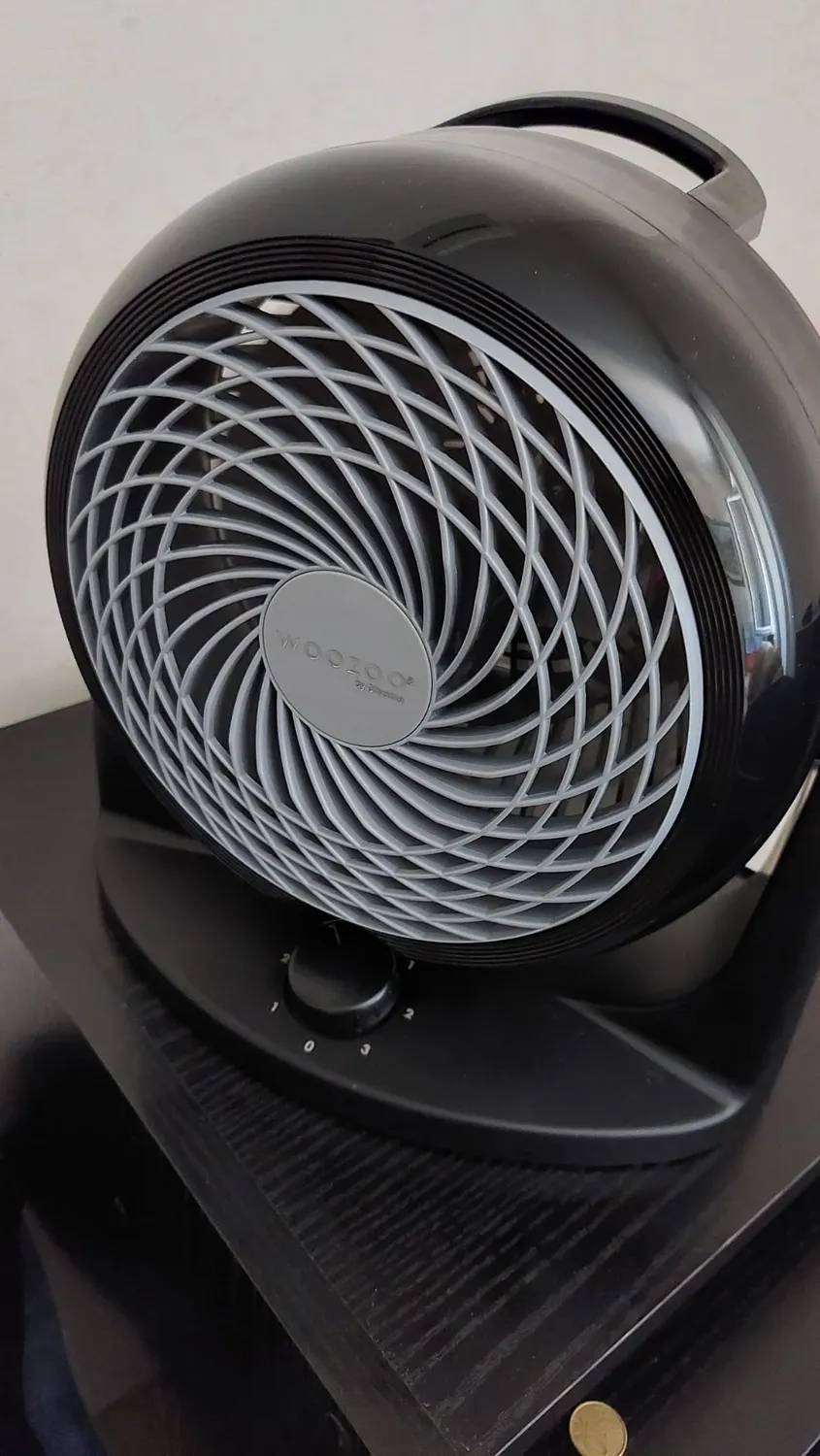 Iris Ohyama Woozoo PCF-HD18N Tischventilator Schwarz 23 m²