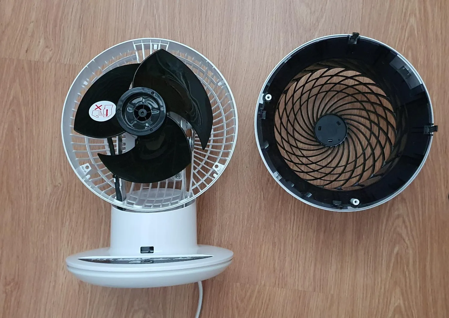 Iris Ohyama Woozoo PCF-SDC15T Tischventilator weiß 10-stufig