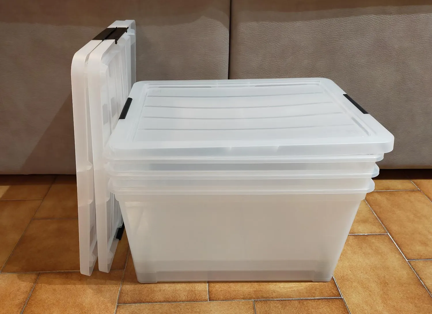 Iris Ohyama NCS-420 Box 70L 3er-Set transparent mit Rollen