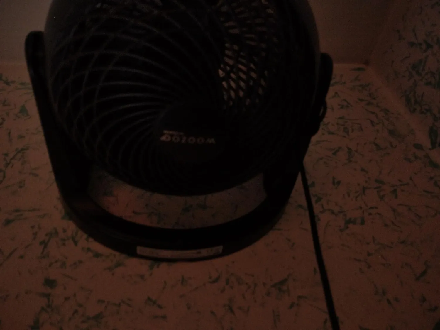 Woozoo PCF-HE18 Tischventilator weiß 23 m² kompakt