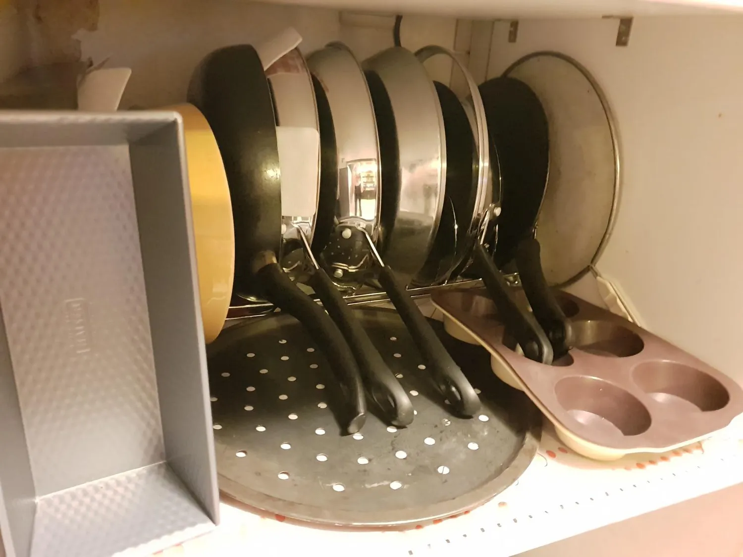 mDesign 6544MDKEU Pfannenhalter Chrom 6 Fächer stehend