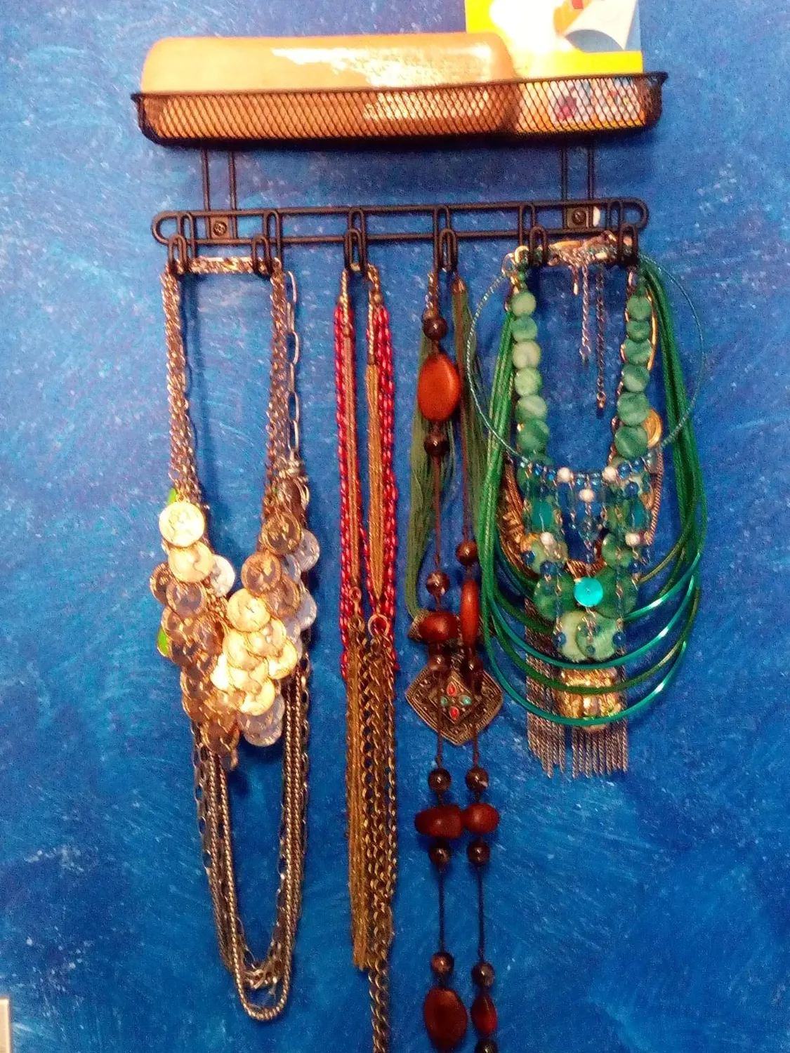mDesign Schmuck-Organizer Wand 6 Haken Bronze 27,9 cm