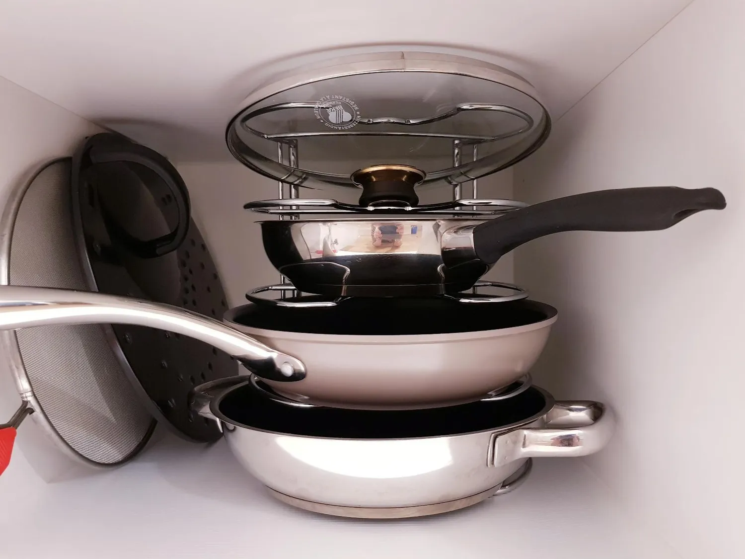 mDesign 6316MDKEU Pfannenhalter Chrom für 28 cm Pfannen