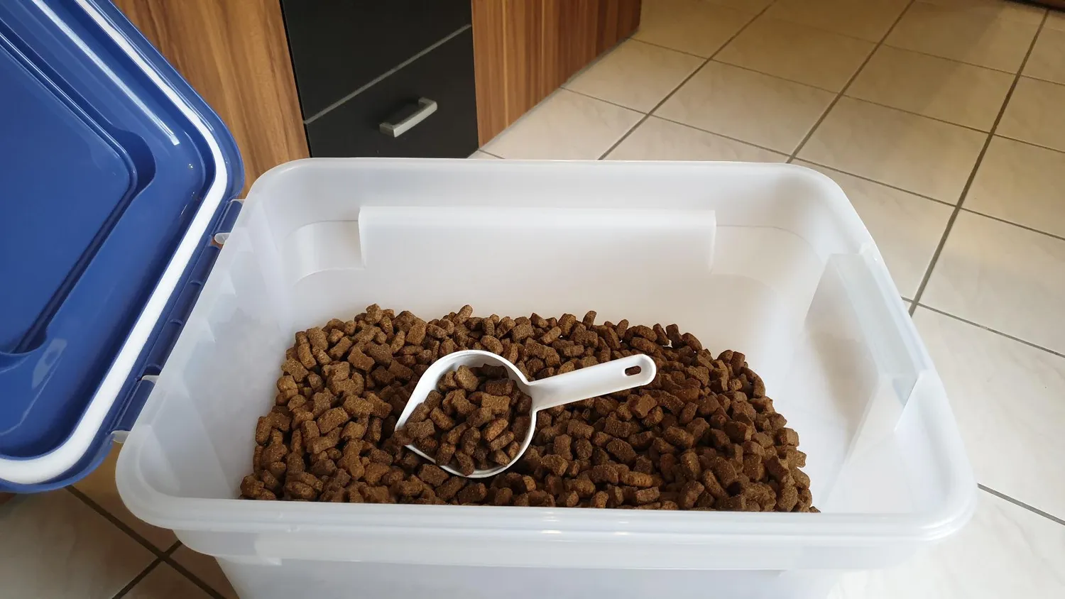 Iris Ohyama Futtertonne 12,5kg mit Deckel luftdicht