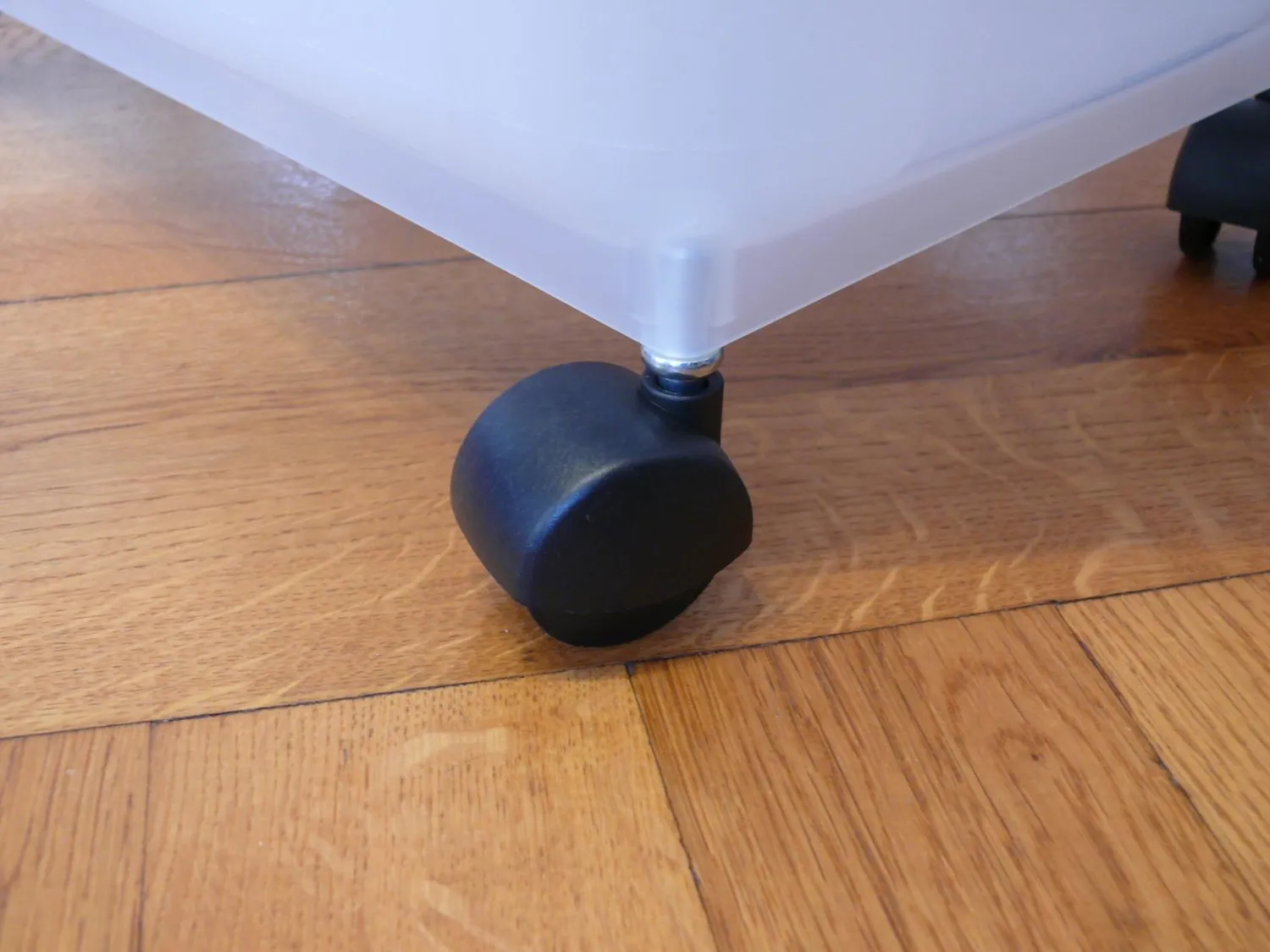 Iris Ohyama ATS-L Futterbox schwarz 40L mit Rollen luftdicht